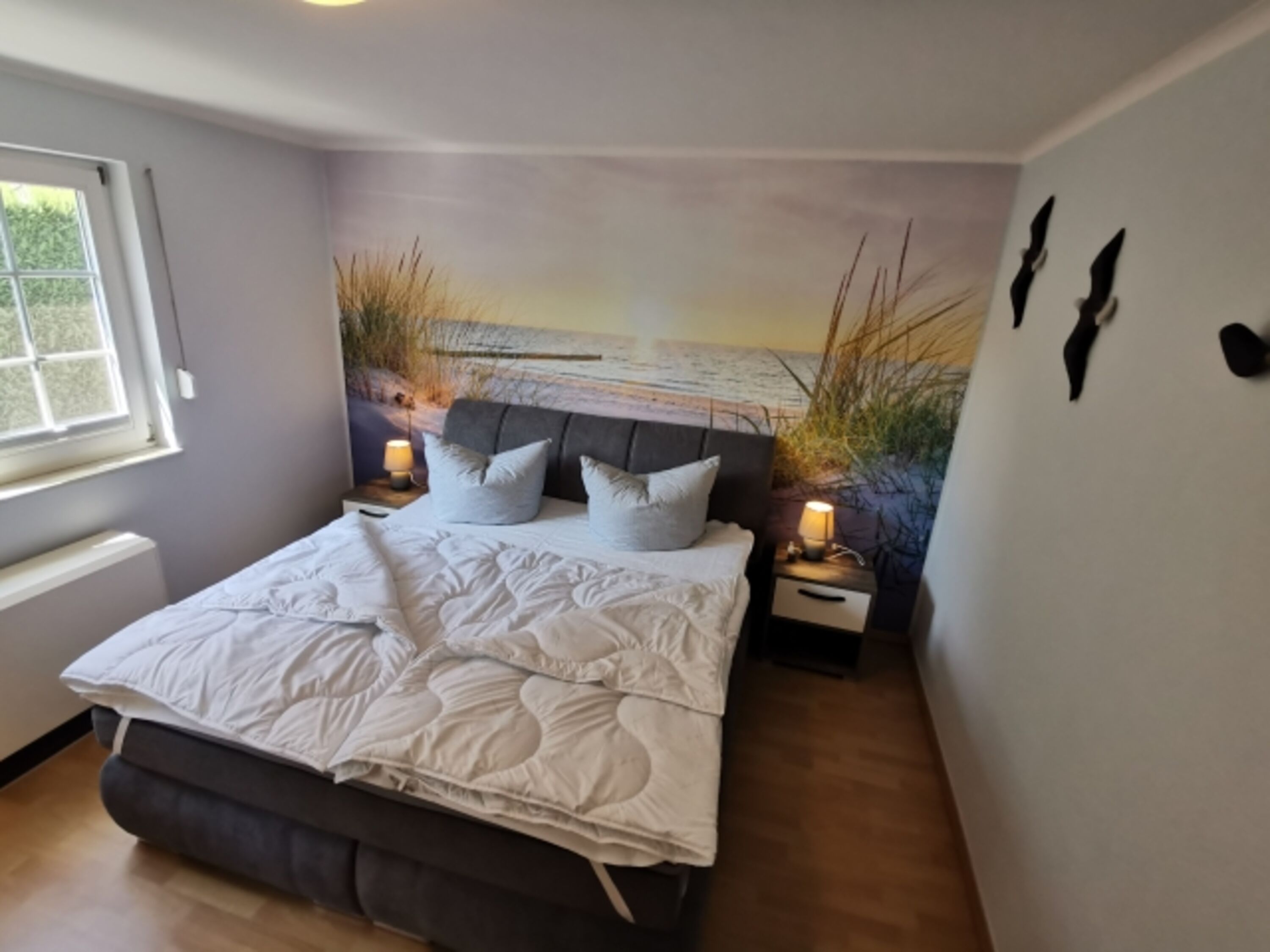 Schlafzimmer mit Boxspringbett