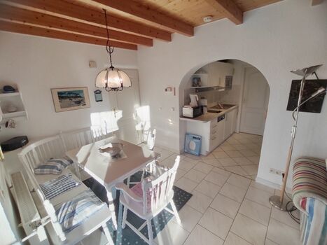 Essbereich mit Küche