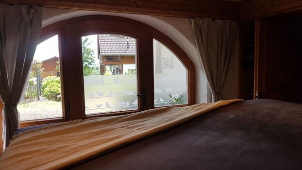 Vorhänge und Folie schützen Sie!