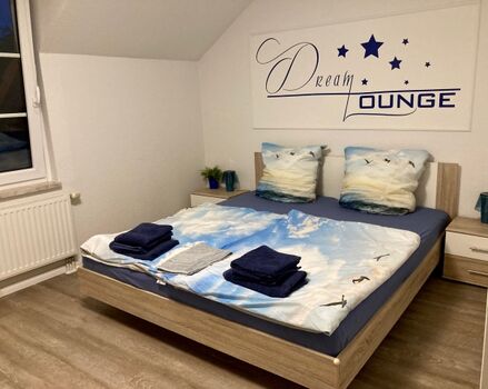 Schlafzimmer 1 mit Doppelbett
