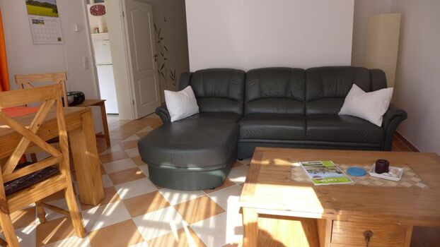 zum Relaxen, die Lederschlafcouch