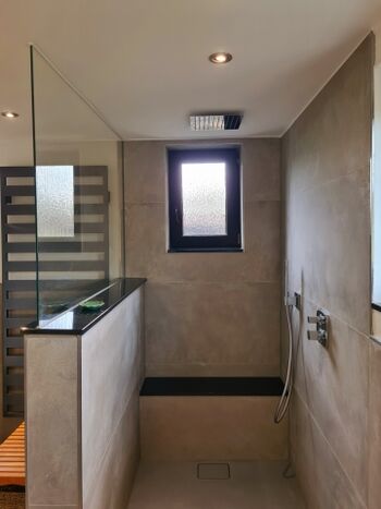 die Regenwalddusche bietet Platz für Zwei