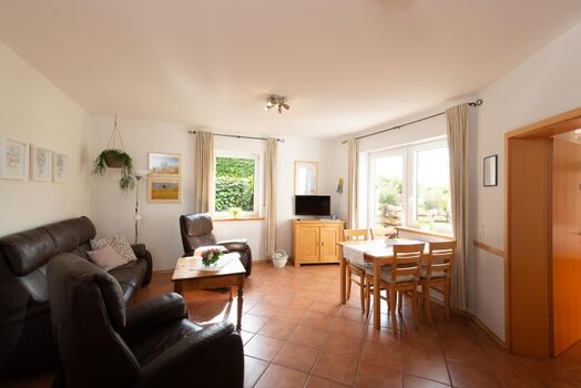 Essbereich u. Couchgarnitur