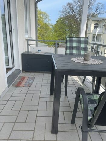 Sitzmöglichkeit auf dem Balkon 2