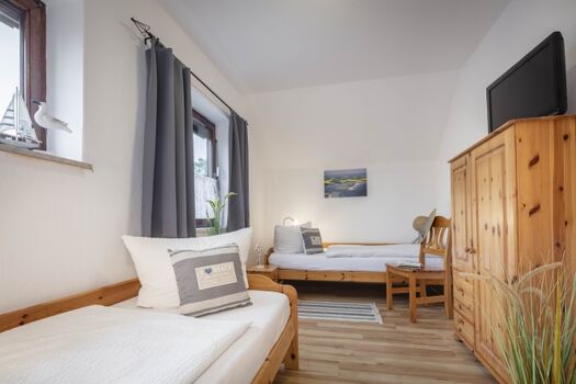 2. Schlafzimmer mit Einzelbetten Ferienwohnung 01
