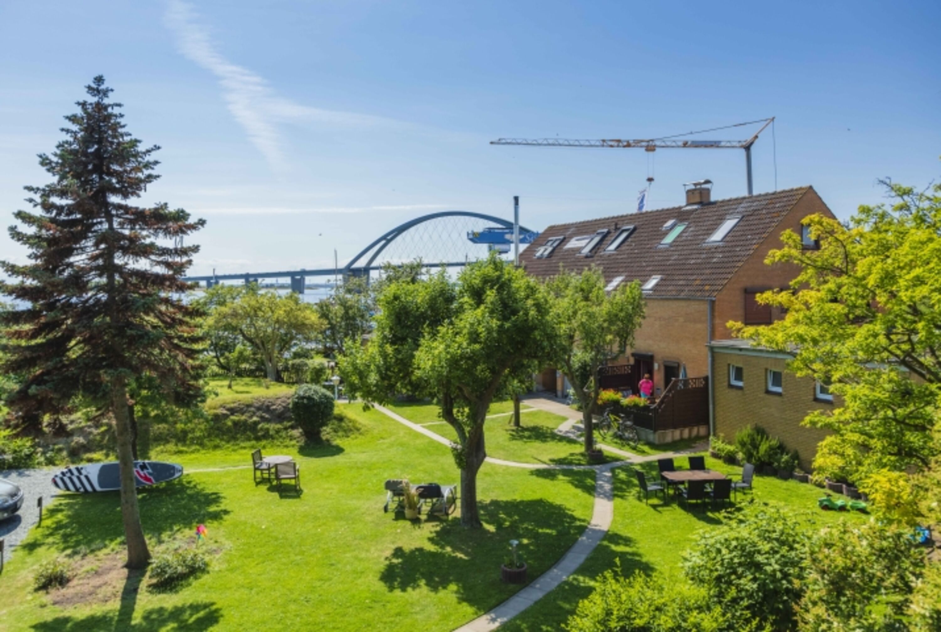 Gesamtaufnahme des Gartens Beelitz Ferienvermietung Fehmarnsund