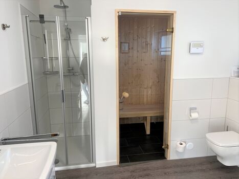 Sauna und Regendusche