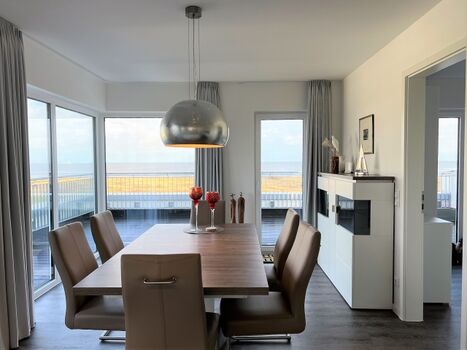 geselliger Essplatz mit Meerblick