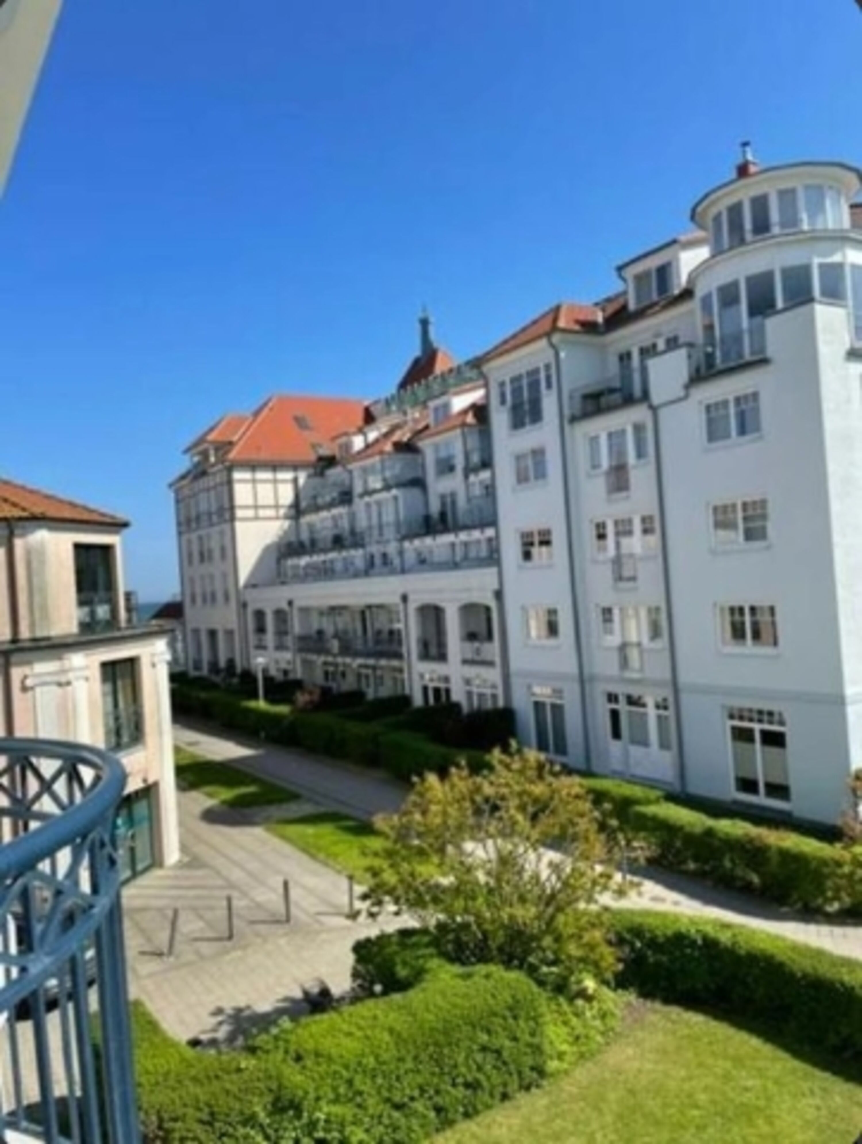 Blick vom Balkon zum Meer