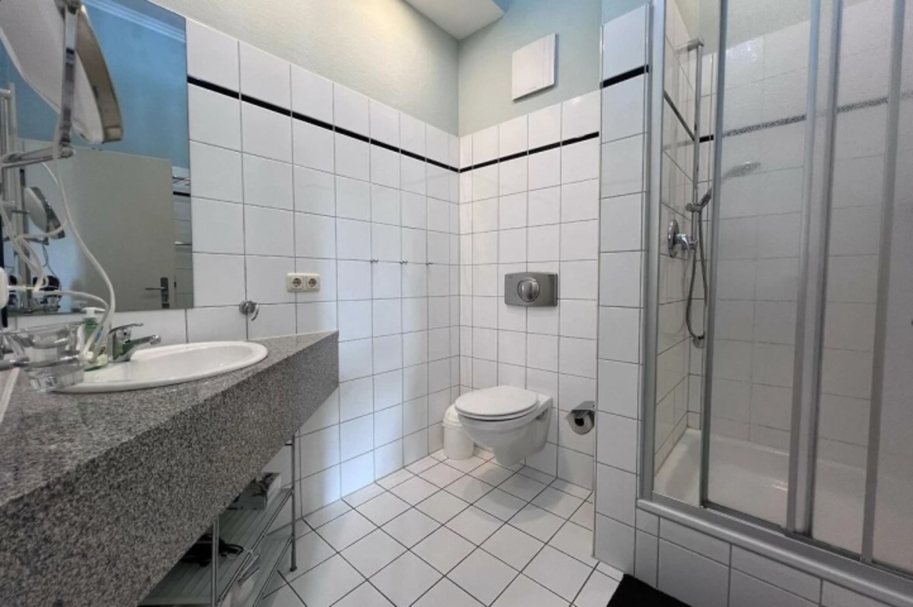 modernes Badezimmer
