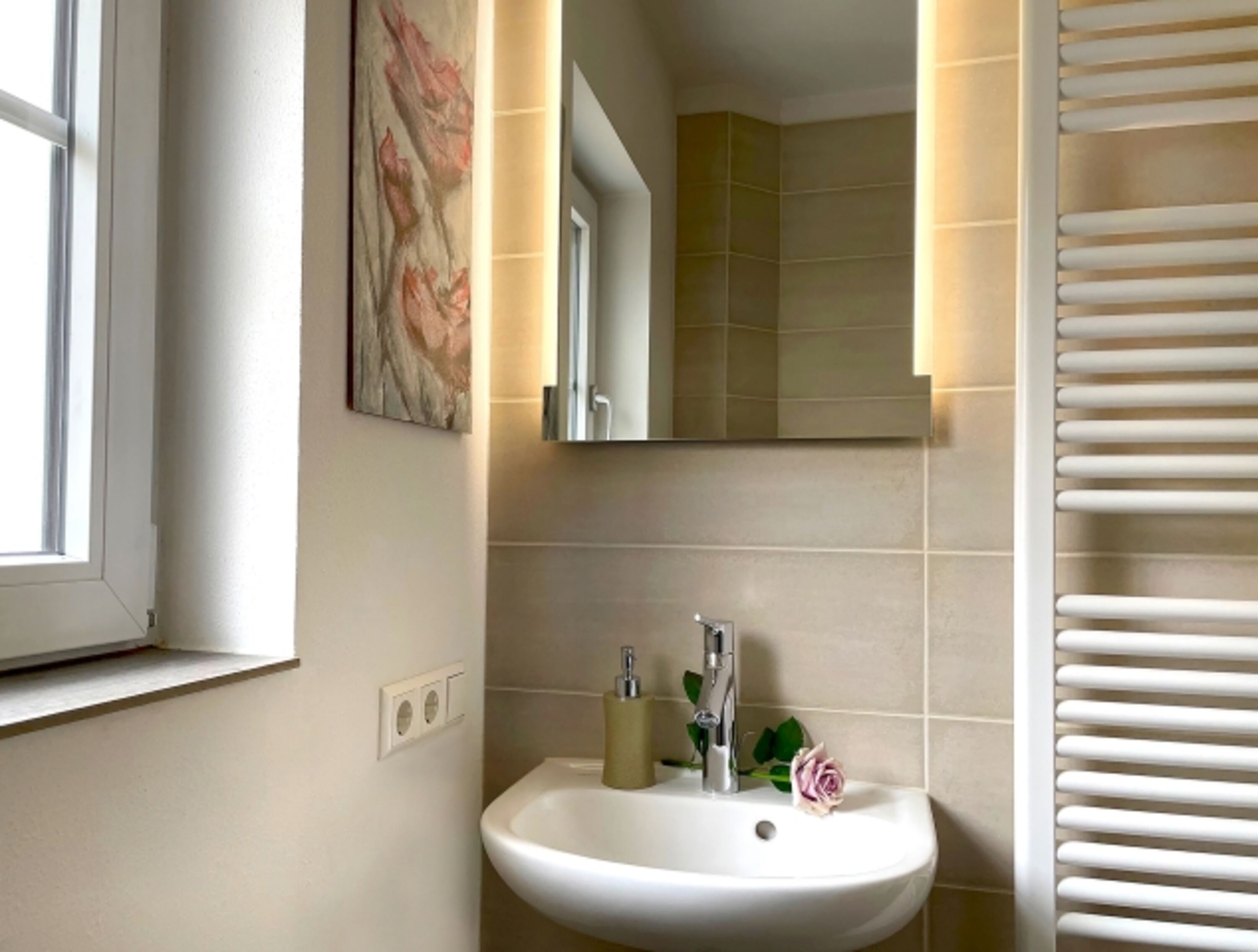 Toilette mit Dusche im Erdgeschoss