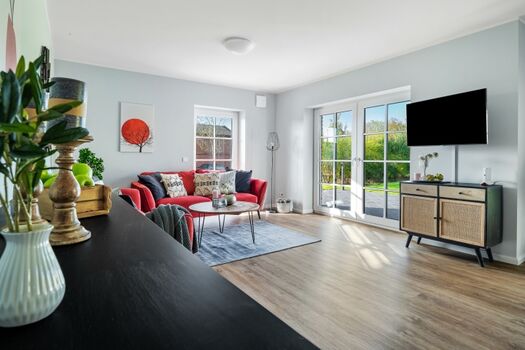 Blick in den Wohnbereich, Zugang zur Terrasse