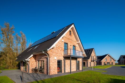 Aussenaufnahme kurz nach Ende der Bauphase