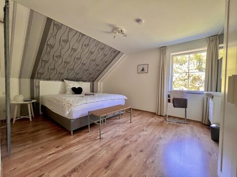 Schlafzimmer Nr. 2 (OG) mit Bad en Suite 2025