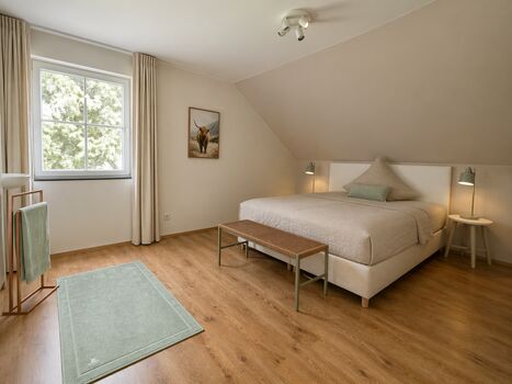 Schlafzimmer Nr. 1 (OG) mit Bad en Suite 2026