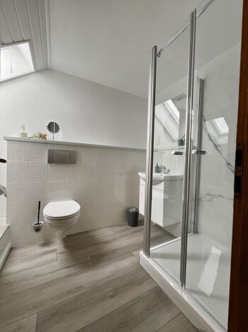 großes Bad im Schlafzimmer Nr. 3 2025