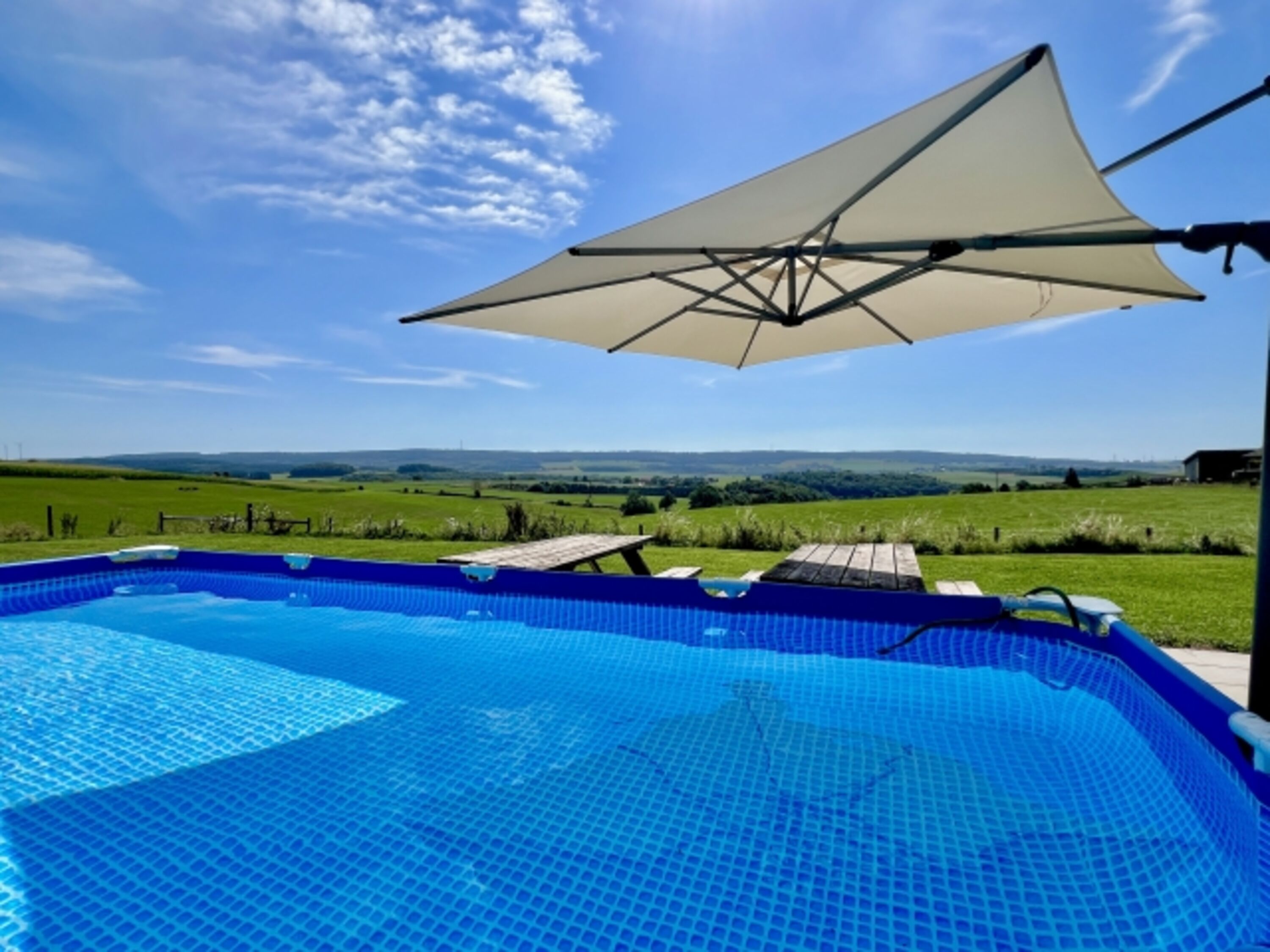 Pool mit Panoramablick