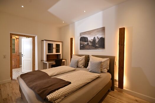 Schlafzimmer mit eigenem Badezimmer (Bad-en-Suite)