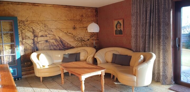 Wohnbereich mit Blick in den Garten