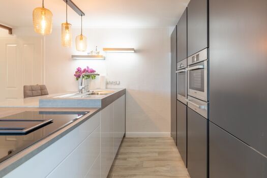 Neles Huus - Großzügige Küche lädt Hobbyköche zum brutzeln ein 