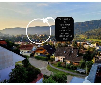 Fantastischer Blick auf die Skisprungschanze Hochfirstschanze