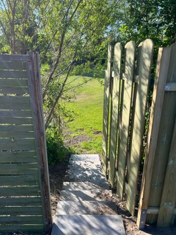 Pforte zum angrenzenden Spielplatz