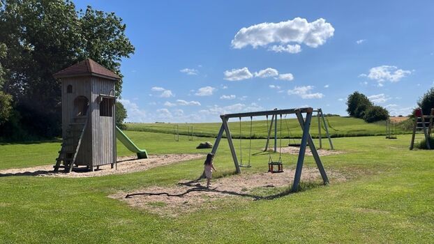 Angrenzender Spielplatz