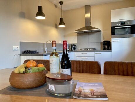 Küche mit Essbereich