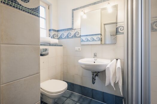 Badezimmer 1 mit Dusche