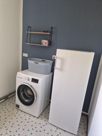 Kleiner Abstellraum mit Zugang zum Garten