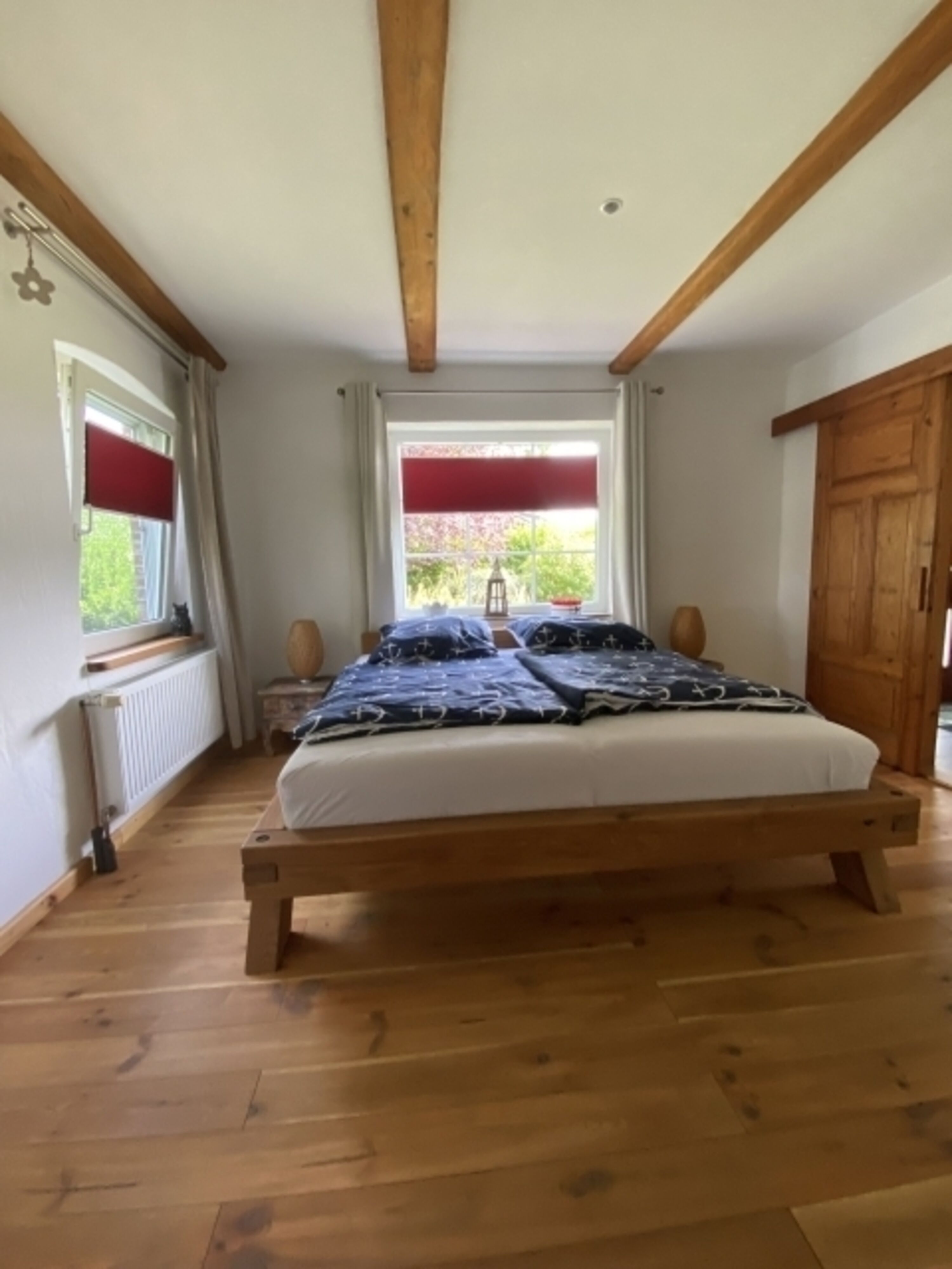 Schlafzimmer 1
