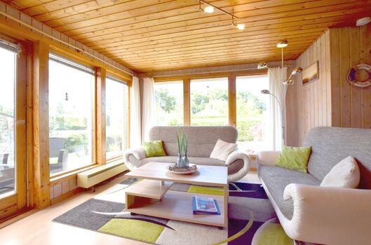 das helle Wohnzimmer 