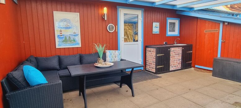 Terrasse mit Outdoorküche für das besondere Kocherlebnis 