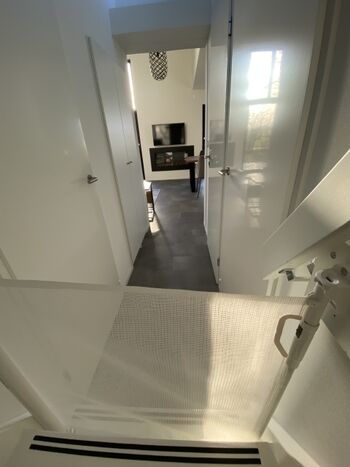 Treppensicherung innen (nützlich für Kinder und Hunde)