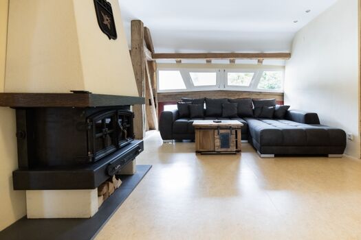 Wohnzimmer mit gemütlicher Eckcouch