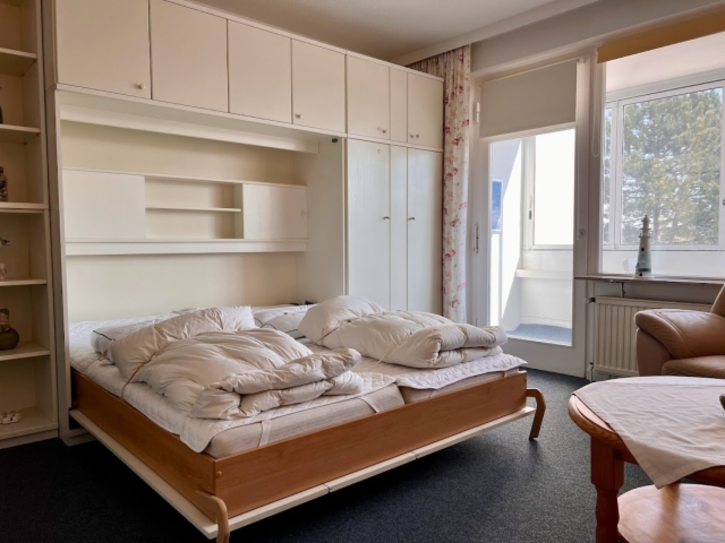 Wohnzimmer (Schrankbett)