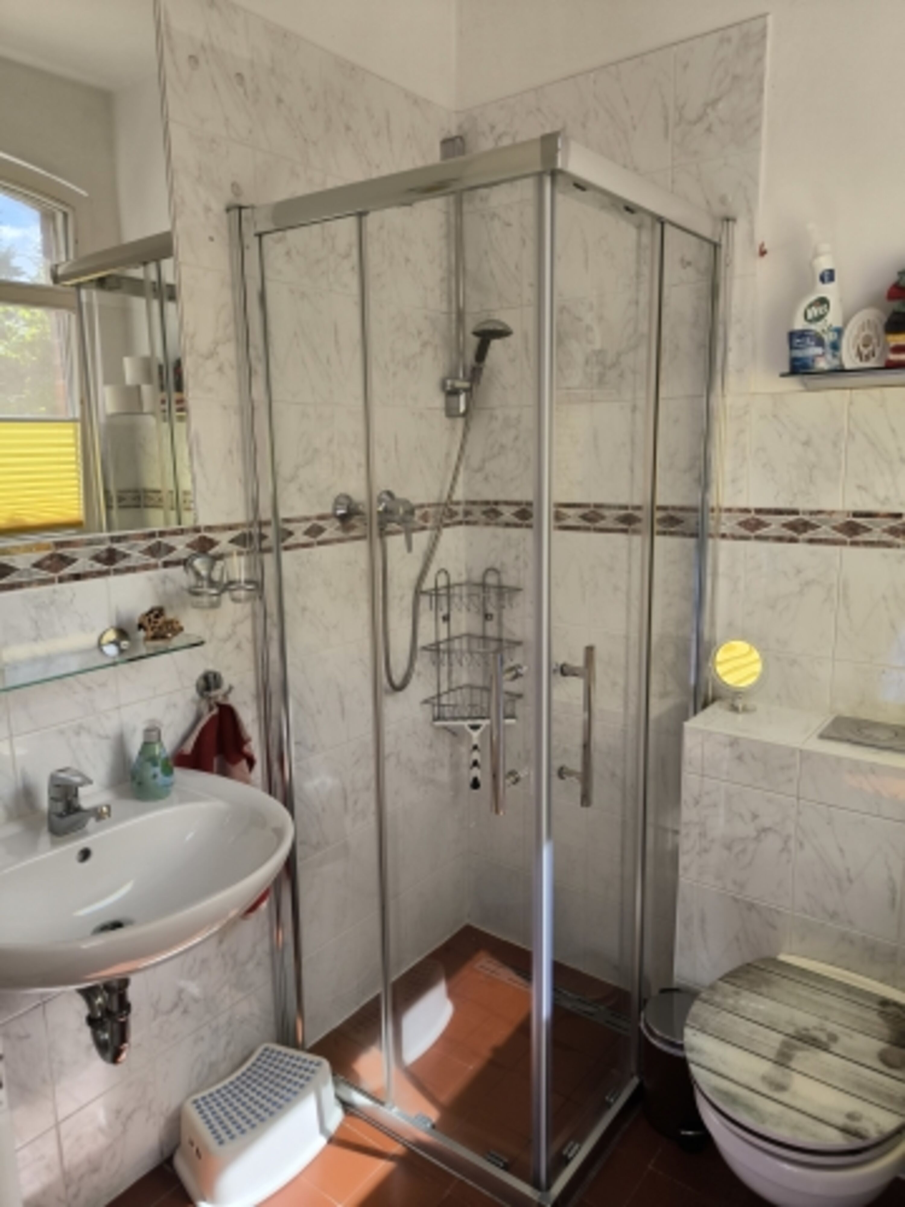 Duschbad mit ebenerdiger Dusche