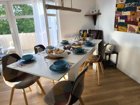 Großer Esstisch auch ausziehbar