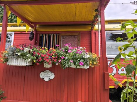 kleine Terrasse überdacht