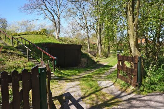 Einfahrt mit Parkplatz