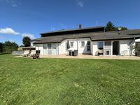 Schöne Alleinlage mit Panoramablick komplett eingezäunt 