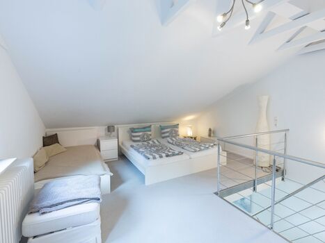 Blick auf Schlafempore eins