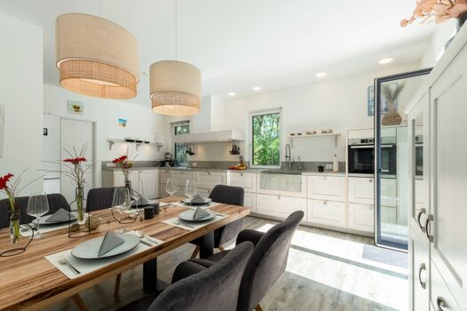 Offene Kueche und Essbereich