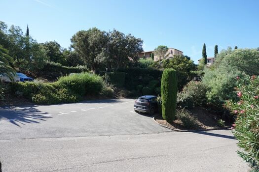 sehr gepflegte Anlage