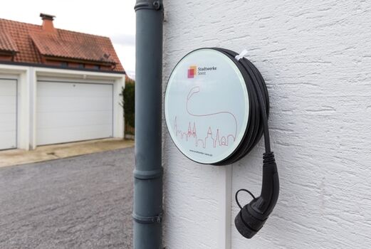 Ladestation und Parkplatz