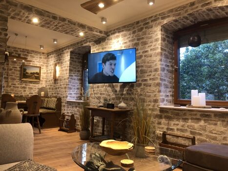 Wohnbereich mit grossen Flat - TV