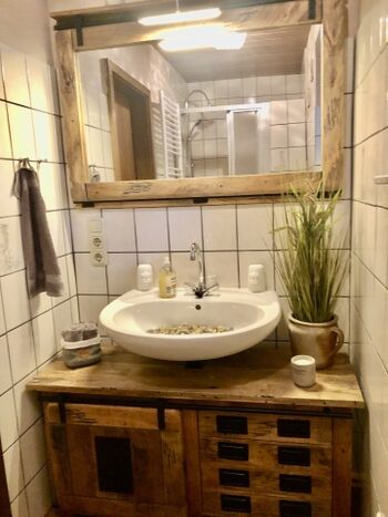 mit grossen beleuchteten Spiegel 