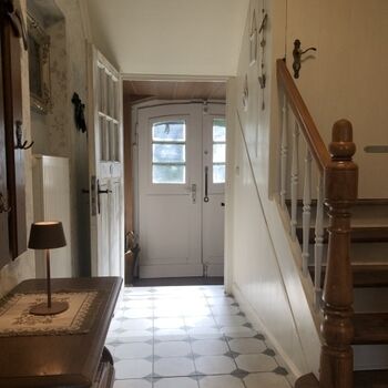 Eingangsbereich mit nostalgischen Fliesen