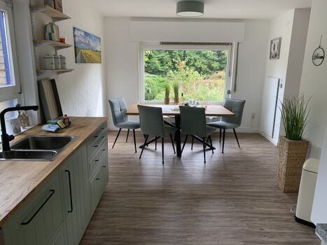 Küche und Essbereich