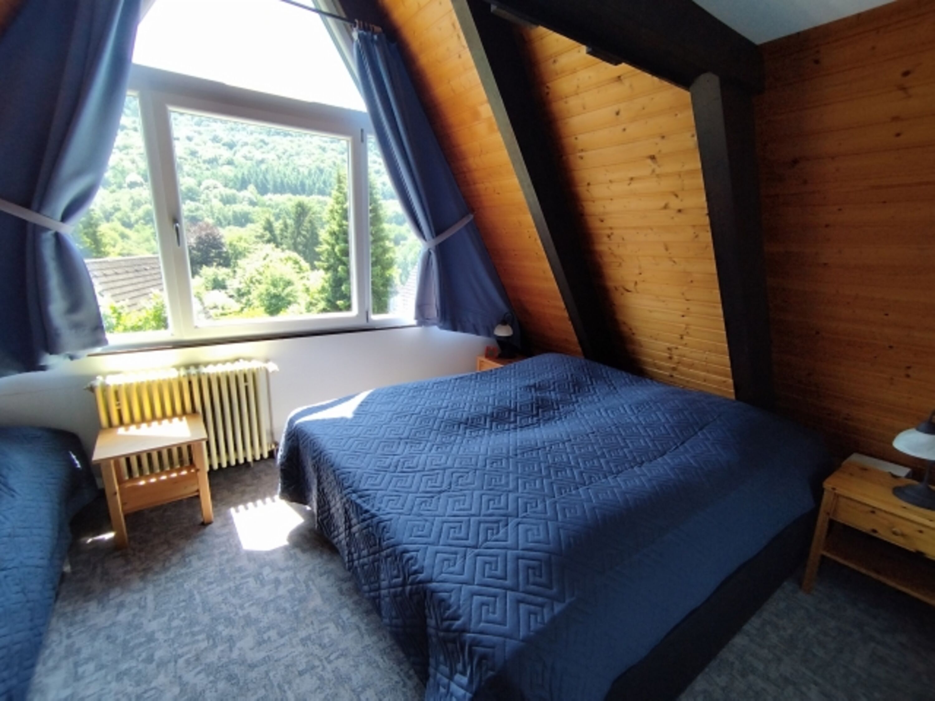 großes Schlafzimmer